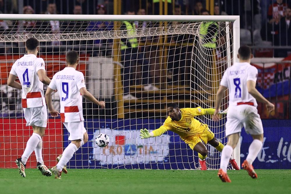 意昂体育网页版:巴列卡诺2-2皇家社会,苏比门迪、马里耶斯库雷纳破门.